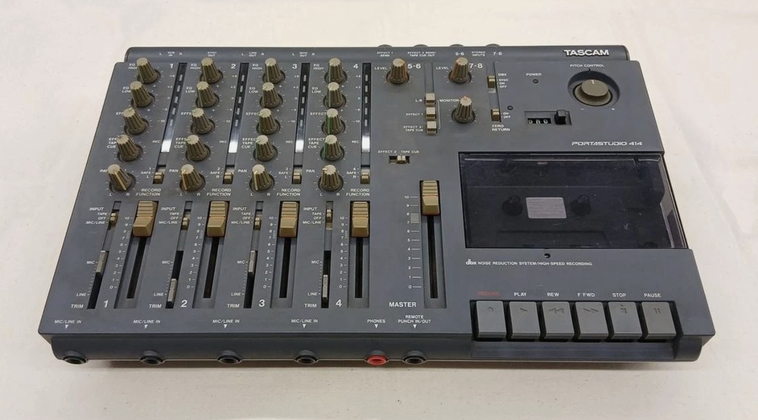 Tascam Portastudio 414